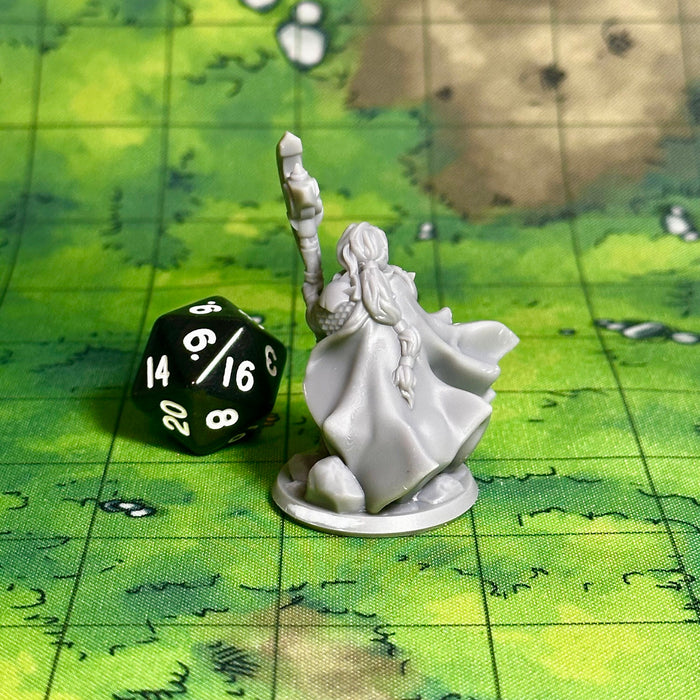 Cleric Female 02, 12k Resin Dungeons and Dragons Miniatures DnD D&D Mini 32mm Lot